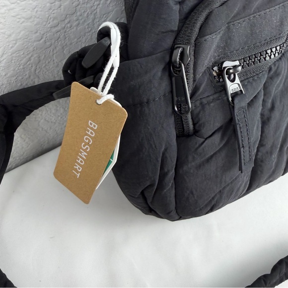 NWT Black Quilted Crossbody Bag - Picture 4 of 7